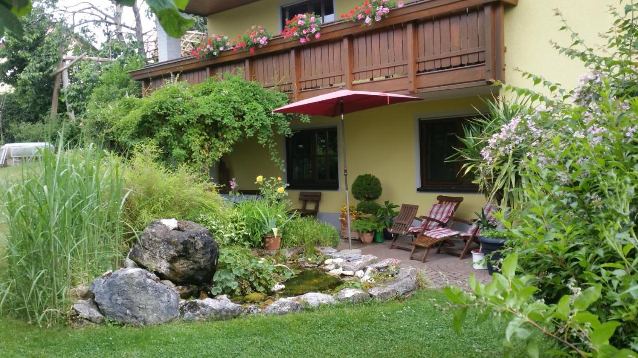 Ferienwohnung Adelhardt Eckersdorf Ngoại thất bức ảnh