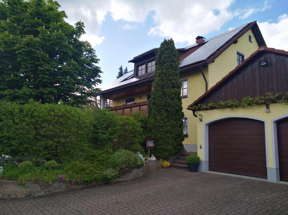 Ferienwohnung Adelhardt Eckersdorf Ngoại thất bức ảnh