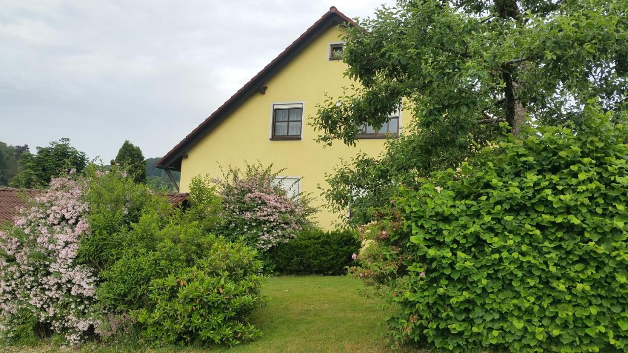 Ferienwohnung Adelhardt Eckersdorf Ngoại thất bức ảnh