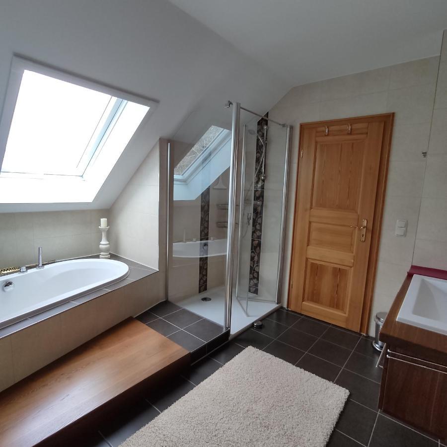 Ferienwohnung Adelhardt Eckersdorf Ngoại thất bức ảnh