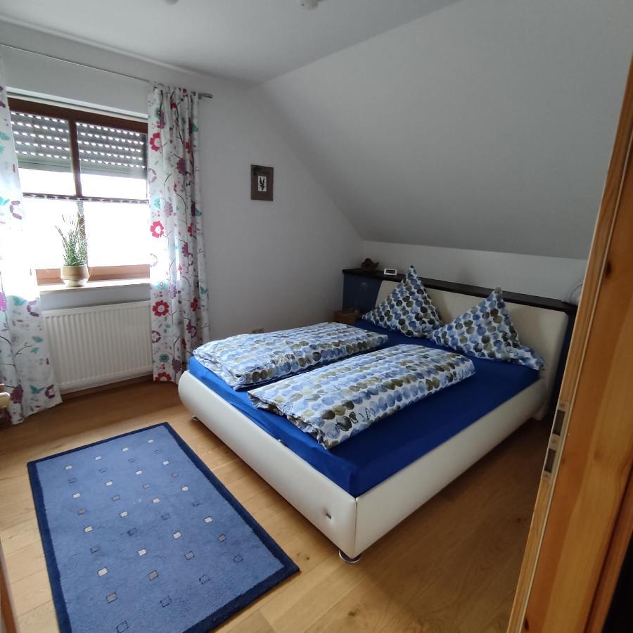Ferienwohnung Adelhardt Eckersdorf Ngoại thất bức ảnh