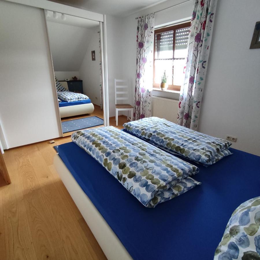 Ferienwohnung Adelhardt Eckersdorf Ngoại thất bức ảnh